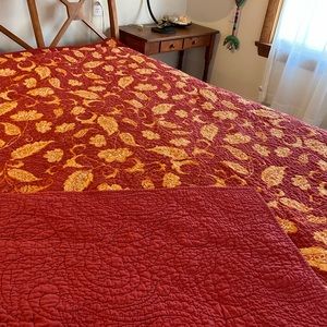 Bright queen quilted spread Martha Stewart 78 x 88